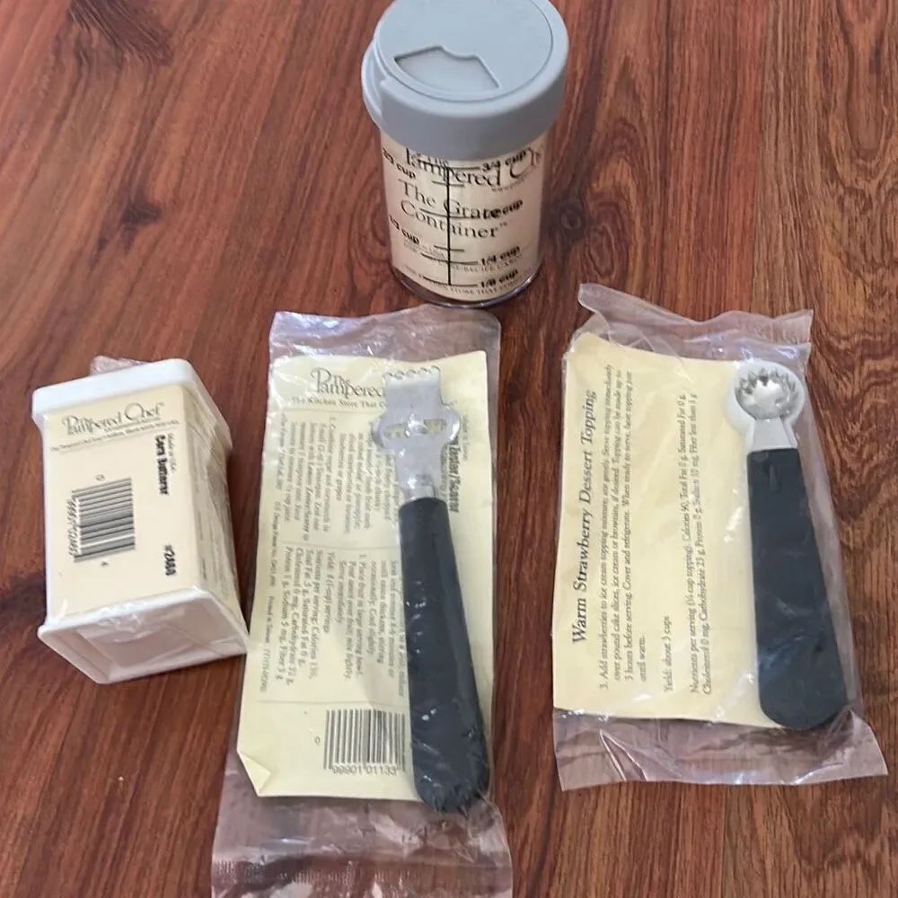 NEW Pampered Chef 4 pcs corn butterer, cooks corer, the grate container, lemon z